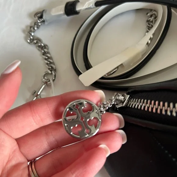 Tory Burch Willa Quilted Nylon Belt Bag Black Fanny Pack Crossbody Bag - Picture 7 of 11